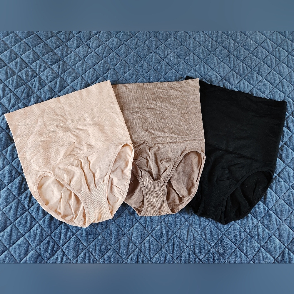 Set of Three High-Waisted Shapewear Briefs in Neutral Tones